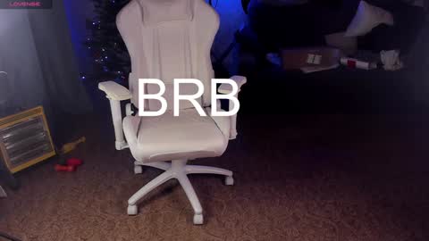 Snapshot of maevee chatting on January 2025 10:01:01 AM Maevee online show from January 2025 10:01:01 AM