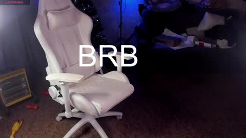 Snapshot of maevee chatting on January 2025 10:09:02 AM Maevee online show from January 2025 10:09:02 AM