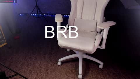 Snapshot of maevee chatting on February 2025 09:22:01 AM Maevee online show from February 2025 09:22:01 AM