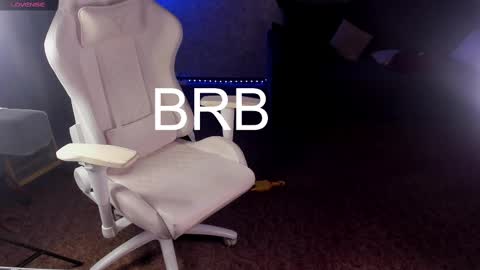 Snapshot of maevee chatting on February 2025 09:47:02 AM Maevee online show from February 2025 09:47:02 AM