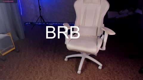 Snapshot of maevee chatting on February 2025 11:17:02 AM Maevee online show from February 2025 11:17:02 AM