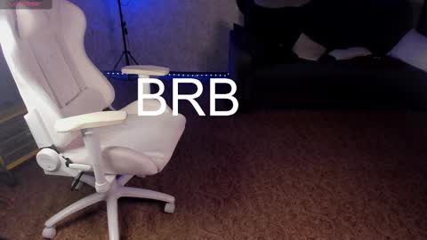 Snapshot of maevee chatting on February 2025 10:38:02 AM Maevee online show from February 2025 10:38:02 AM