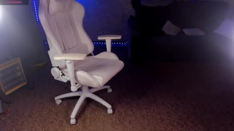 Snapshot of maevee chatting on February 2025 11:17:02 AM Maevee online show from February 2025 11:17:02 AM