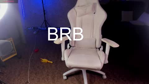 Snapshot of maevee chatting on February 2025 09:56:02 AM Maevee online show from February 2025 09:56:02 AM