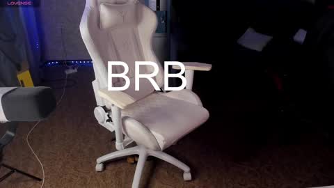 Snapshot of maevee chatting on February 2025 11:06:02 AM Maevee online show from February 2025 11:06:02 AM