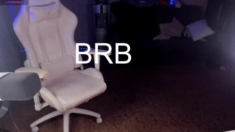 Snapshot of maevee chatting on March 2025 09:40:02 AM Maevee online show from March 2025 09:40:02 AM