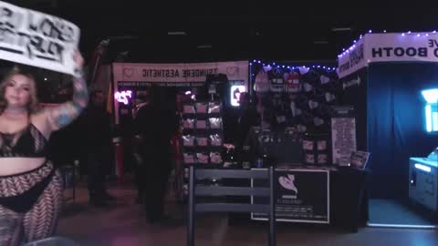 Snapshot of maevemads chatting on October 2025 05:57:01 PM Meaves online show from October 2025 05:57:01 PM