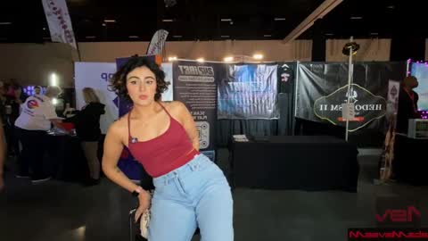 Snapshot of maevemads chatting on November 2025 10:08:01 PM Meaves online show from November 2025 10:08:01 PM