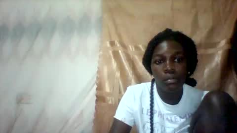 Snapshot of maevre_ chatting on January 2026 07:07:02 PM maevre_ online show from January 2026 07:07:02 PM