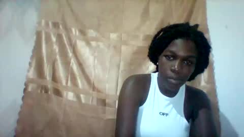 Snapshot of maevre_ chatting on January 2026 05:27:02 PM maevre_ online show from January 2026 05:27:02 PM