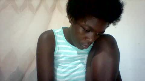 Snapshot of maevre_ chatting on February 2026 08:01:01 PM maevre_ online show from February 2026 08:01:01 PM