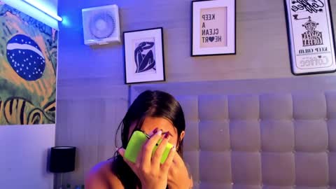 Maggie online show from September 2025 01:00:02 PM