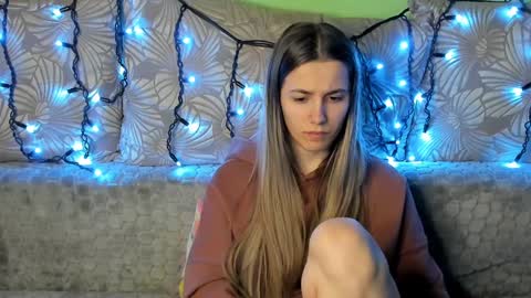 Maggie online show from December 2024 04:04:02 AM