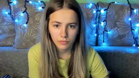 Maggie online show from November 2025 03:52:02 AM