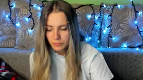 Maggie online show from November 2025 01:39:01 AM