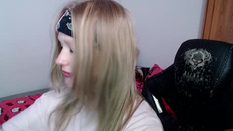 Magdalene Swaggy online show from February 2025 09:37:02 PM