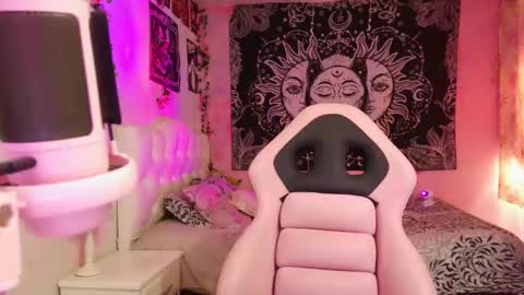 Claire online show from February 2025 06:09:01 PM