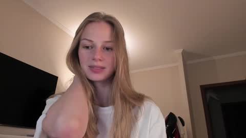 Alice  online show from December 2024 11:49:02 AM