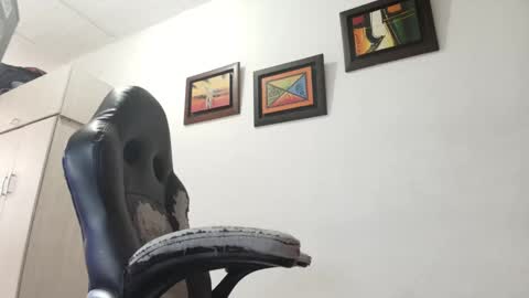 magic_milk23 online show from October 2025 08:50:02 PM