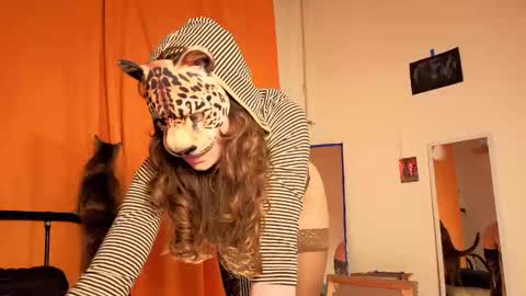 Snapshot of magic_mini_moon chatting on February 2026 07:54:01 PM Mikky or Moon online show from February 2026 07:54:01 PM