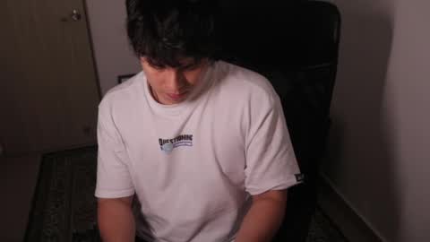 Snapshot of magic_tony chatting on April 2026 03:10:01 AM Tony Hoffa online show from April 2026 03:10:01 AM