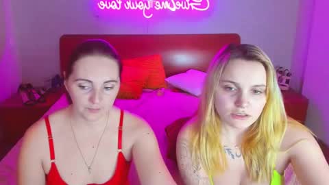 Lili and Bella online show from February 2025 11:22:01 AM