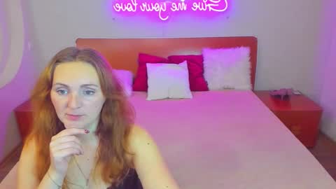 Lili and Bella online show from November 2025 05:46:02 PM