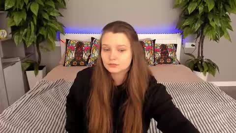 Emily online show from September 2025 08:03:02 AM