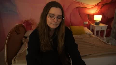 Emily online show from September 2025 07:57:01 AM