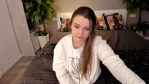 Emily online show from October 2025 01:53:02 PM