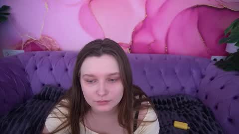 Emily online show from November 2025 08:06:02 AM