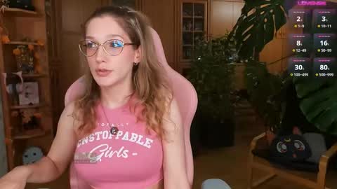 Nicole online show from October 2025 10:07:02 PM