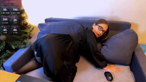 Jade online show from October 2025 10:43:02 PM