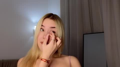 Sasha online show from February 2025 07:38:02 PM