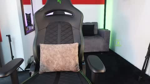 If you want me to use the Lovense please let me know  --    online show from April 2026 05:21:02 PM