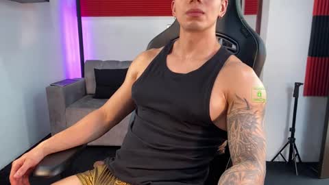 Snapshot of magnus_savage chatting on May 2026 08:58:02 PM If you want me to use the Lovense please let me know -- online show from May 2026 08:58:02 PM