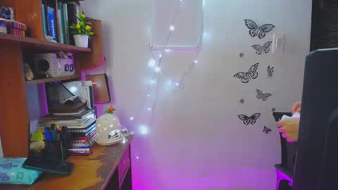 Snapshot of maia24 chatting on December 2024 10:15:02 PM LIZZIE SEE BELOW IMPORTANT INFORMATION online show from December 2024 10:15:02 PM