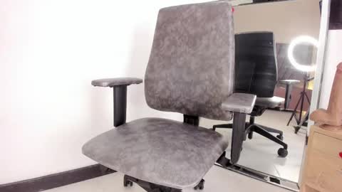 maia_520 online show from March 2026 06:36:01 PM