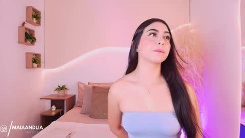 Snapshot of maia_lia_ chatting on October 2025 06:27:02 PM MAIA LIA online show from October 2025 06:27:02 PM