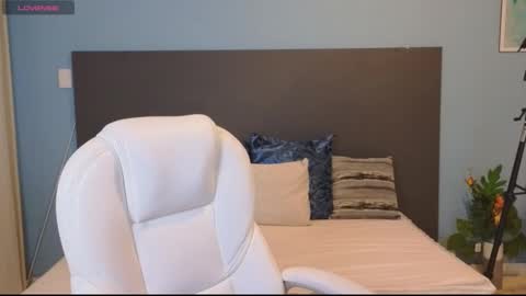 Maiaa Ruiz  online show from December 2024 01:06:02 PM