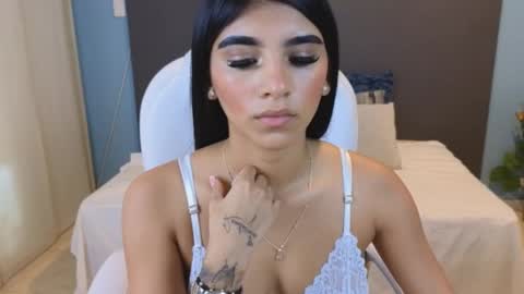 Maiaa Ruiz  online show from January 2025 04:13:01 PM