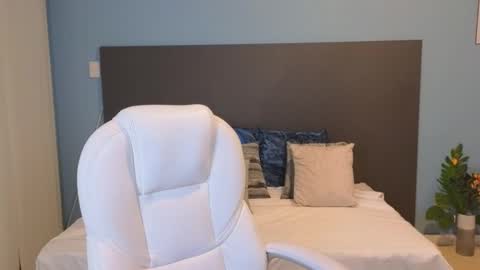 Maiaa Ruiz  online show from January 2025 02:11:01 PM