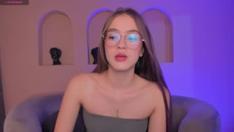  Maia  online show from December 2025 12:32:01 PM