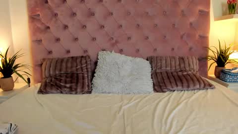  Maia  online show from February 2025 01:02:02 AM