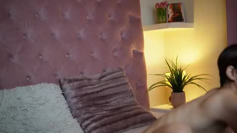  Maia  online show from September 2025 09:37:01 PM