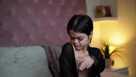  Maia  online show from October 2025 11:03:01 PM