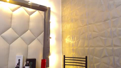 Maia  online show from December 2024 09:26:01 PM