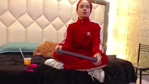 Maia  online show from February 2025 11:21:01 AM