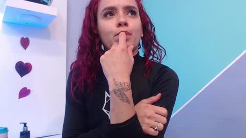 Maia  online show from February 2025 01:00:02 AM