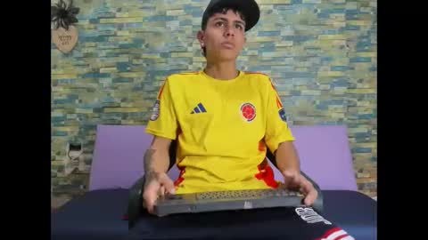 maicoll_hard02 online show from November 2025 11:09:01 AM